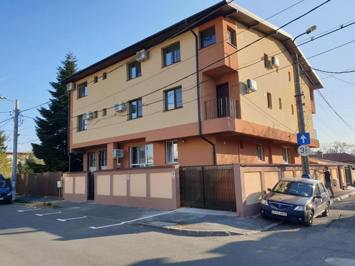 Villa Accommodation Бухарест Екстер'єр фото